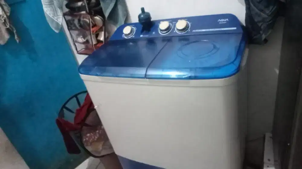 Mesin cuci merk AQUA