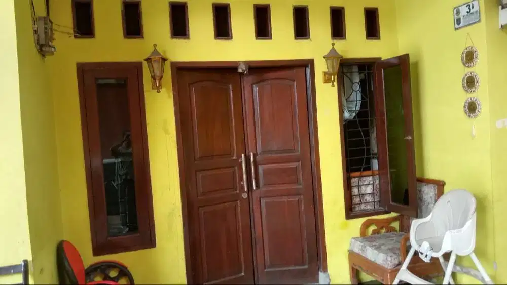 Dijual Rumah dengan Teras Luas di Rawa Indah 2 Depok