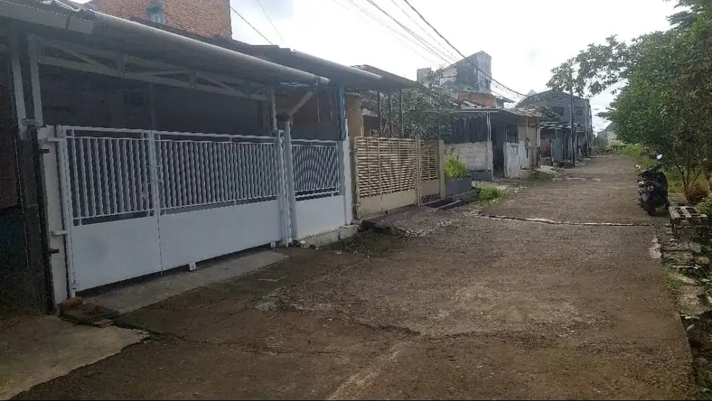 Dikontrakkan rumah bersih luas