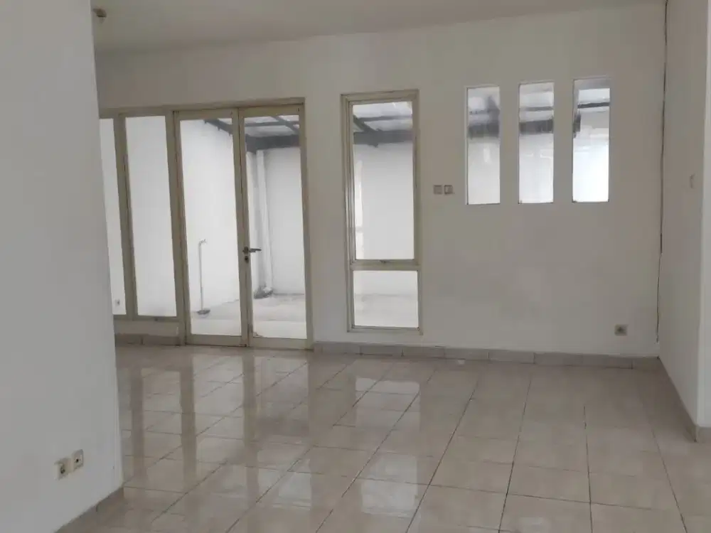 Rumah Strategis di Ifolia, Besar Jalan Utama, Tarumajaya, Bekasi