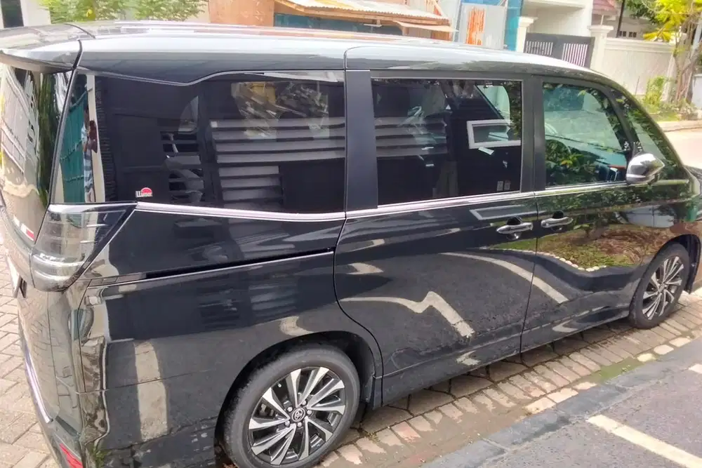 Toyota Voxy 2022 Bensin