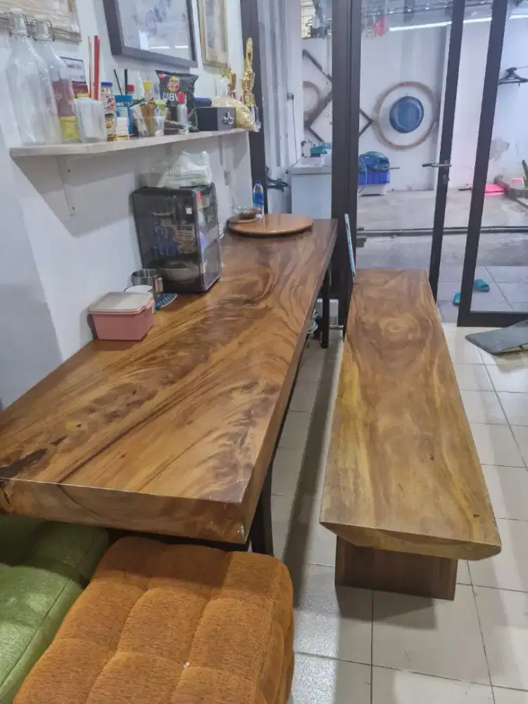 Dijual cepat meja makan dari kayu Trembesi