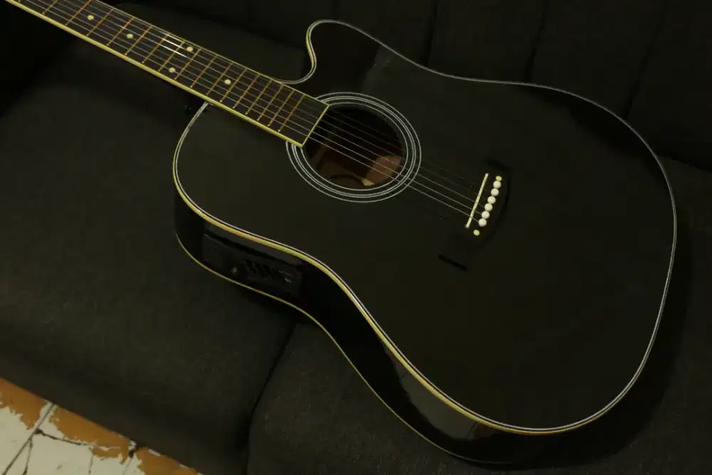 Gitar akustik elektrik jumbo hitam siap pake siap antar cod