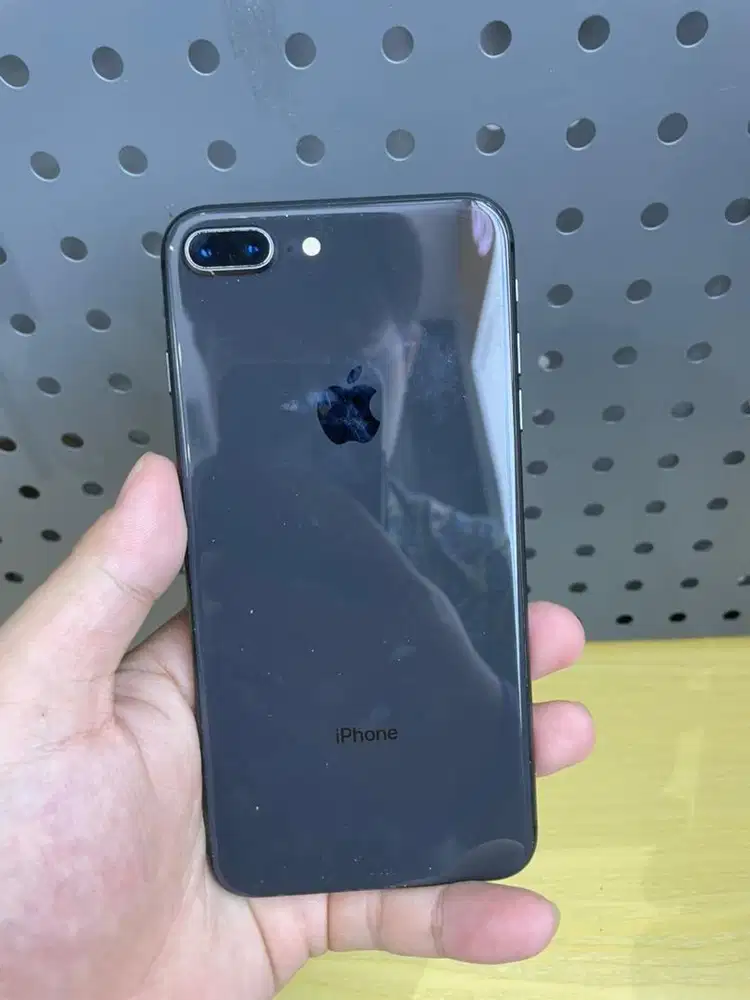 second iphone 8+ 256gb ex iBox