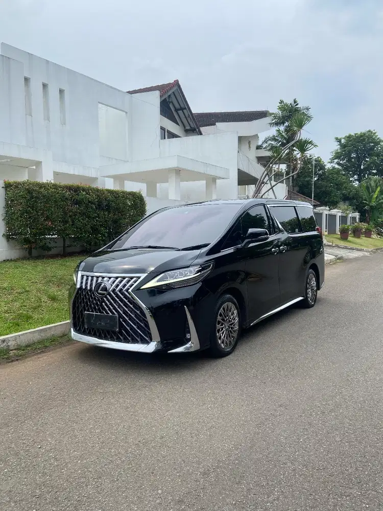LEXUS LM 350 VIP TAHUN 2021