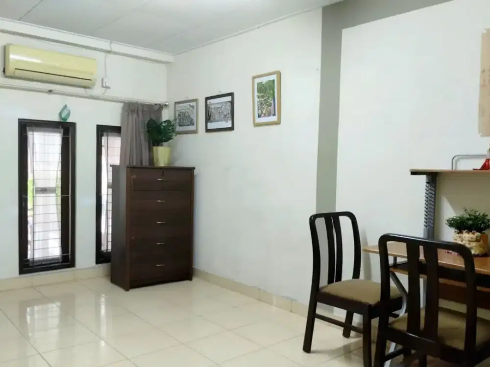 Rumah 120m2 2 Lantai di Kelapa Puan, Kelapa Gading – 4+1 KT, SHM