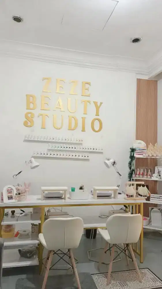 Loker buat eyelash dan nail art