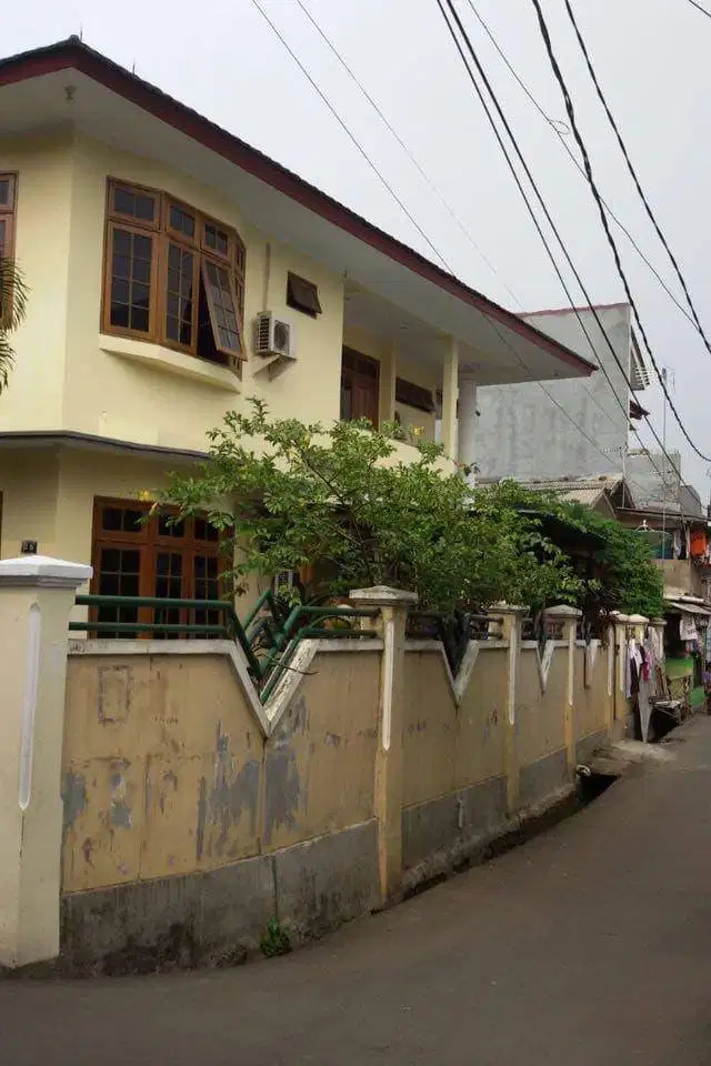 Dijual Rumah Hook 2 Lantai Ada Paviliun di Pejaten Timur Pasar Minggu
