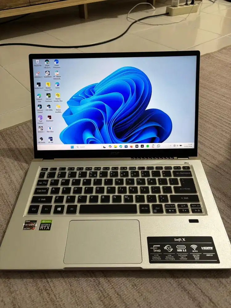 ACER SWIFT X R2GM -RYZEN 7 5800 16GB 512SSD RTX 3050TI 4GB 14FHD