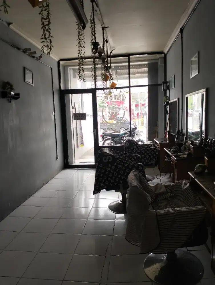 LOWONGAN BARBER /TUKANG CUKUR RAMBUT