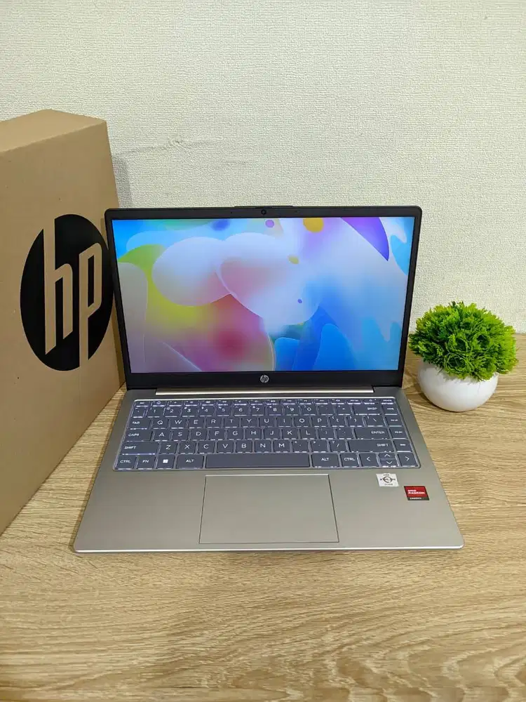LAPTOP NEW/BARU HP 14-EM0223AU AMD ATHLON SILVER 7120U RAM 8GB/512GB