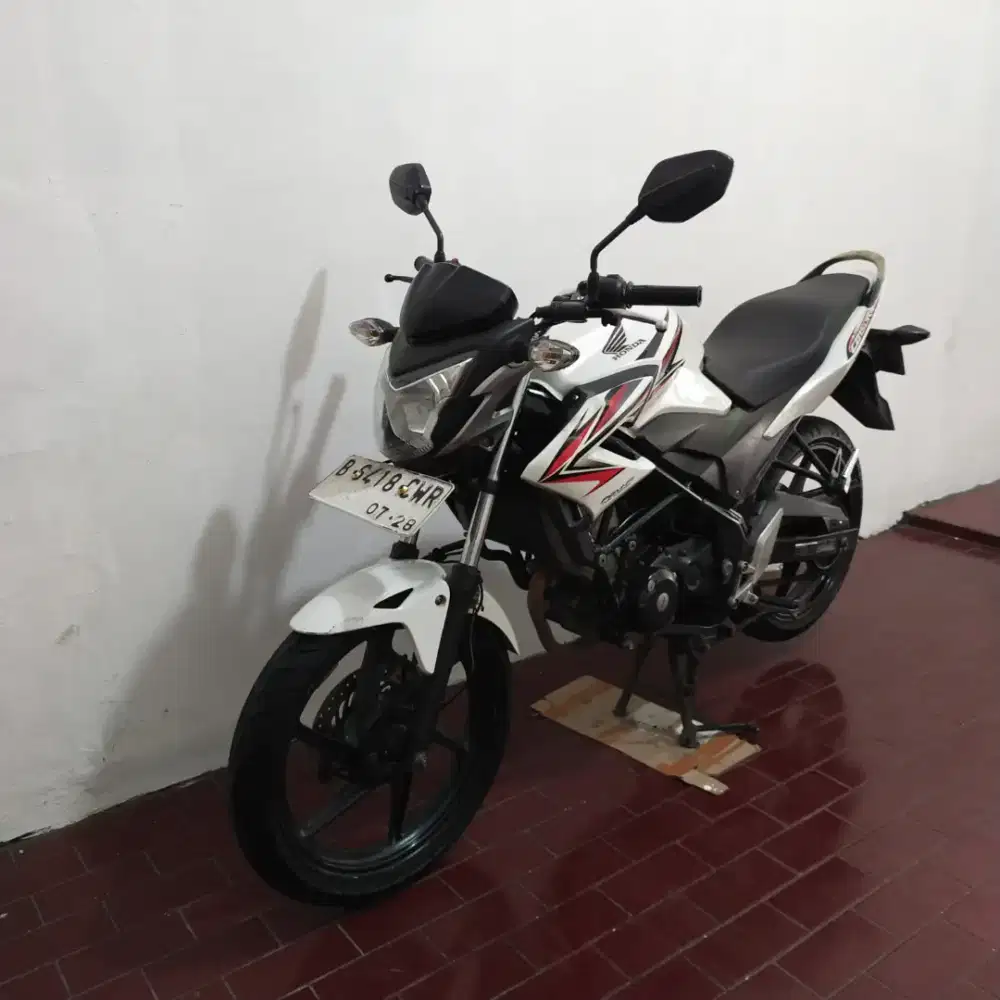 Honda CB150R 2013 Orisinil Mesin Cakep Bagus Lengkap