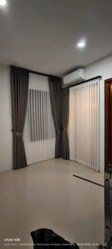 Gorden jendela rumah