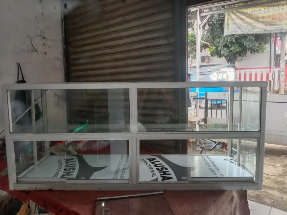 Kaca etalase makanan