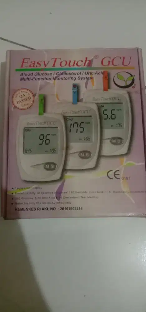 Alat pengukur gula darah,asam urat dan kolestrol