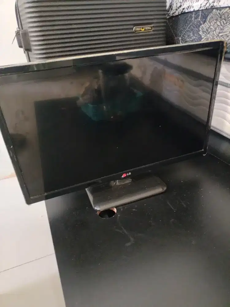 TV LED LG jarang dipakai 14in