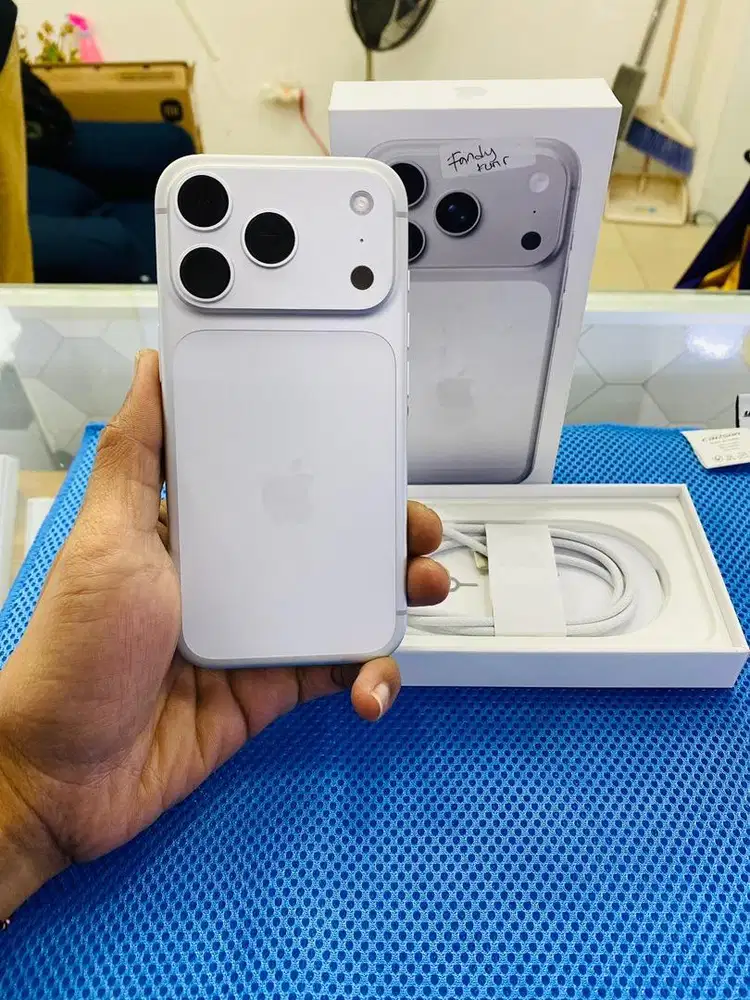 Iphone 17 pro 256gb silver second like new garansi resmi