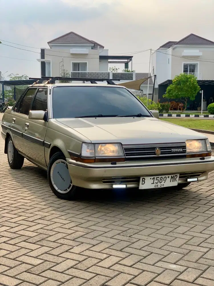 Toyota Corona 1986 Bensin