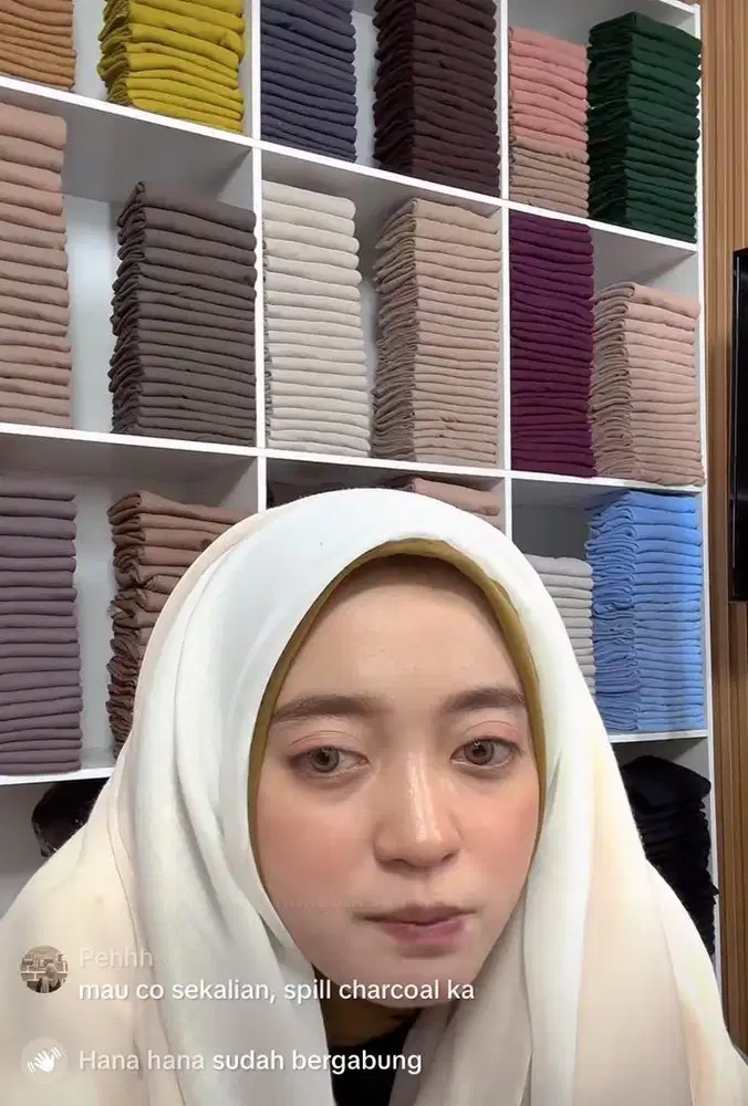 Dibutuhkan host live hijab