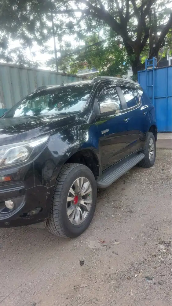 Dijual Mobil Chevrolet Trailblazer