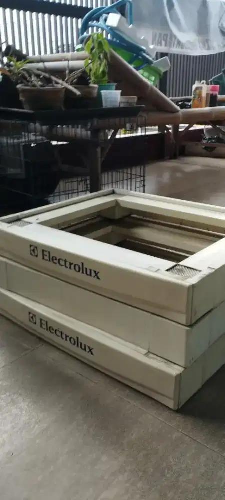 Tatakan Mesin Cuci Electrolux