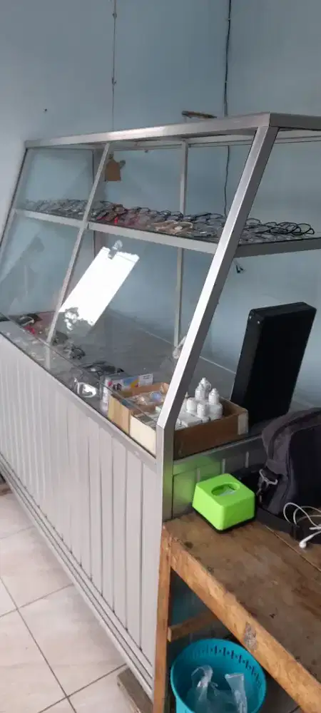 Etalase warung makan/jus buah