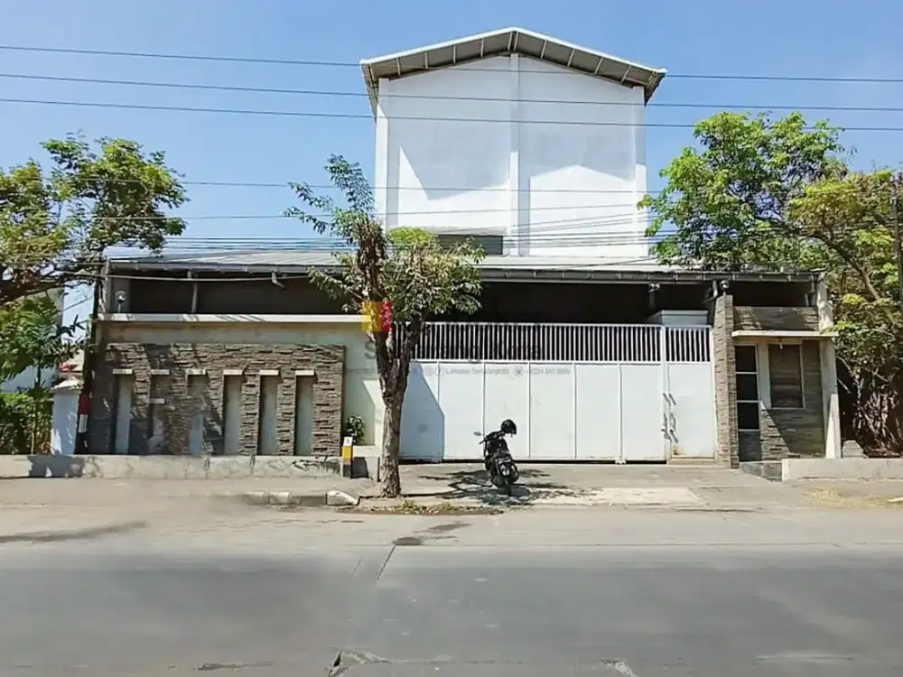 Gudang siap pakai di Raden Patah