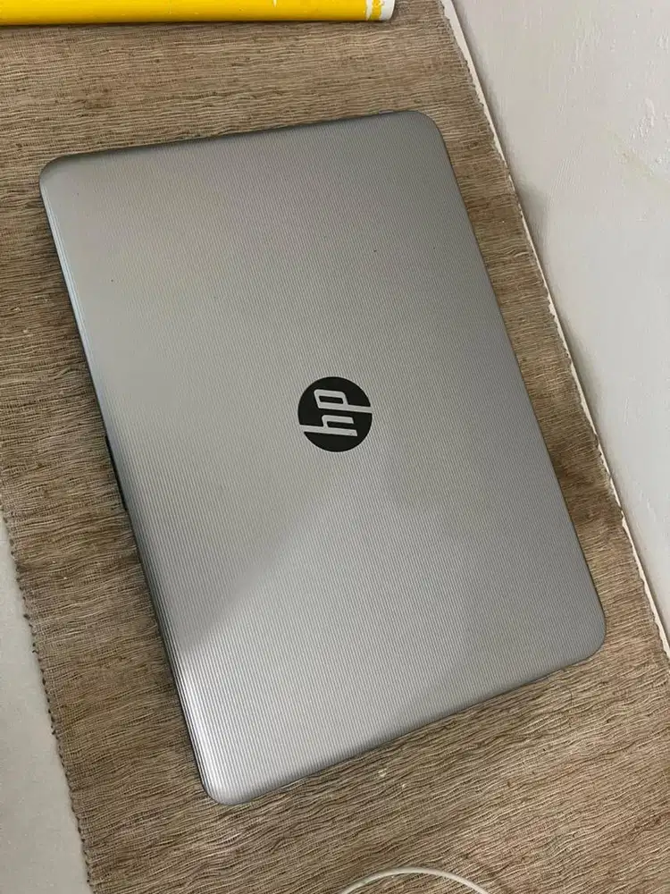 Dijual second LAPTOP HP 14- an029AU kondisi masih mulus