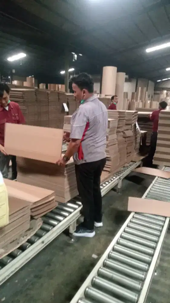 permisi saya lagi butuh loker