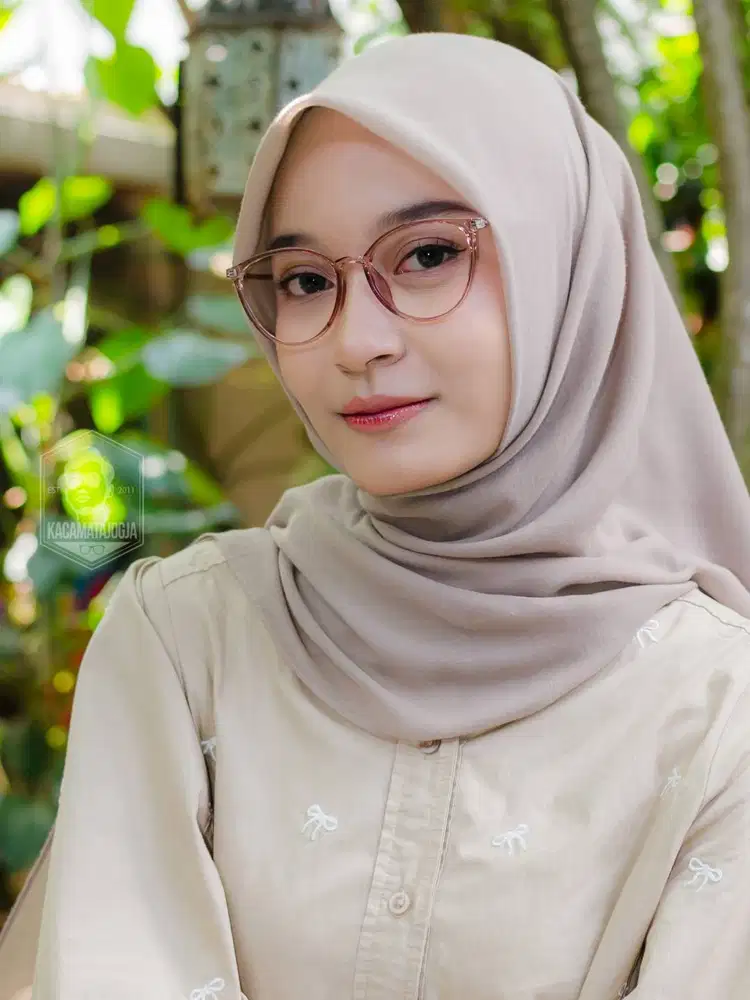 Kacamata Jogja - Kacamata Cat Eye Simple - Yaksa 04