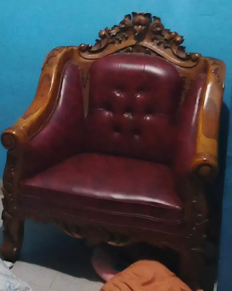 Kursi jati tunggal ( sikok itulah )