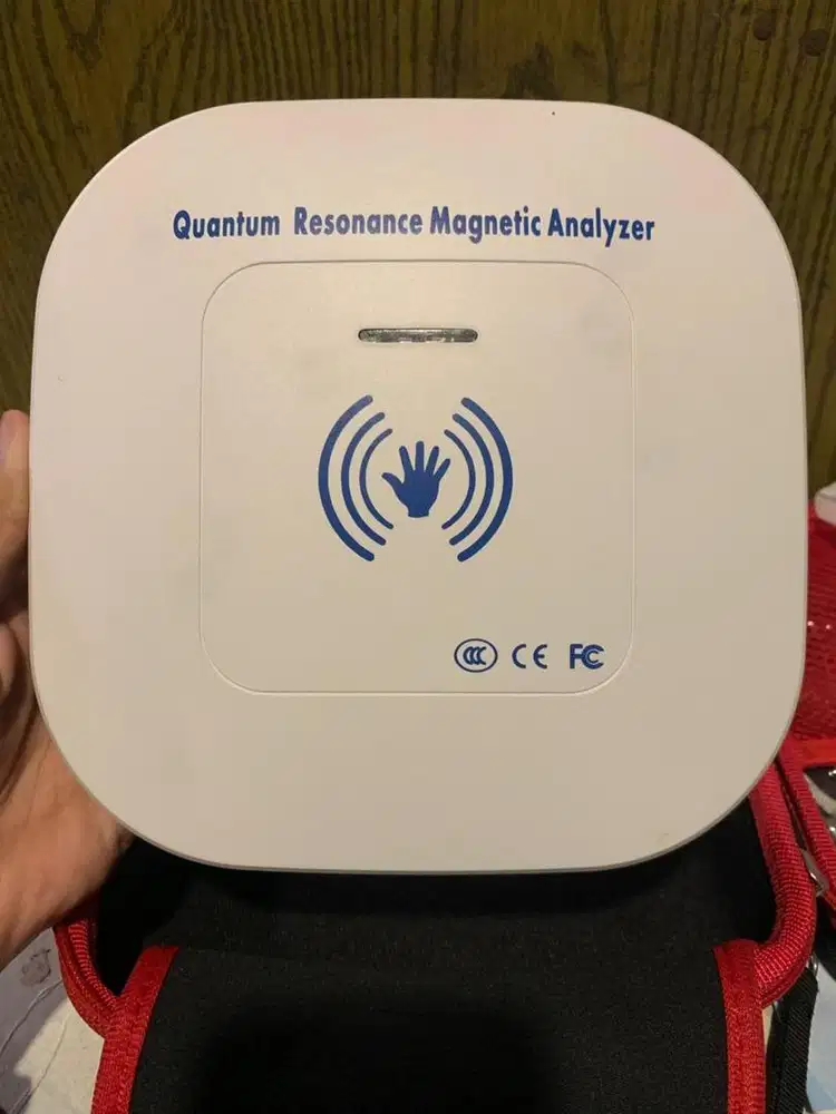 Quantum Resonance Magnetic Analyzer