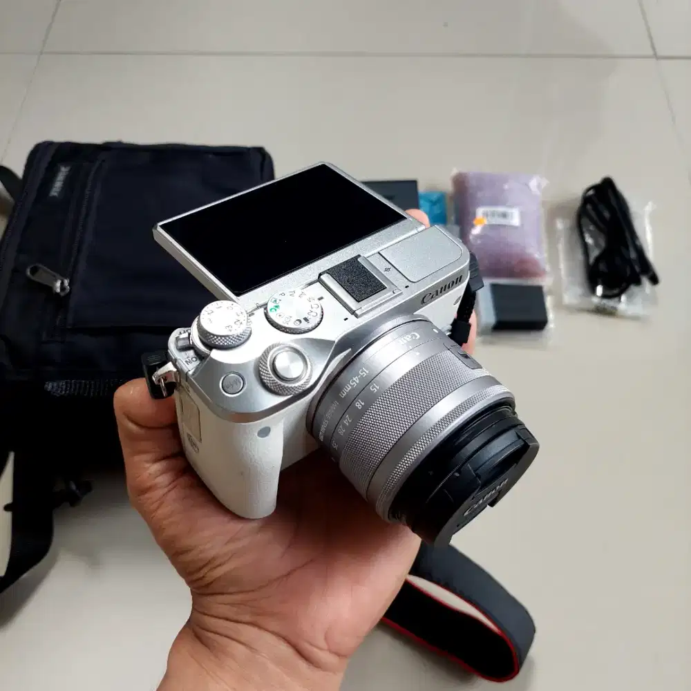 CANON EOS M6 MIRRORLESS + LENSA KIT 15-45MM