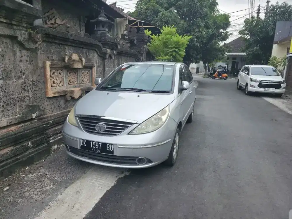 Mobil TATA Vista 2014