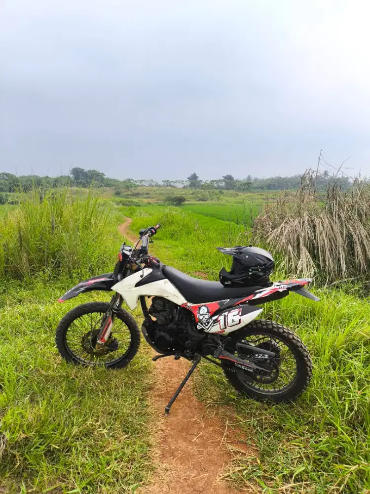 Jual santai Viar cross x 200 GT yg minat wa