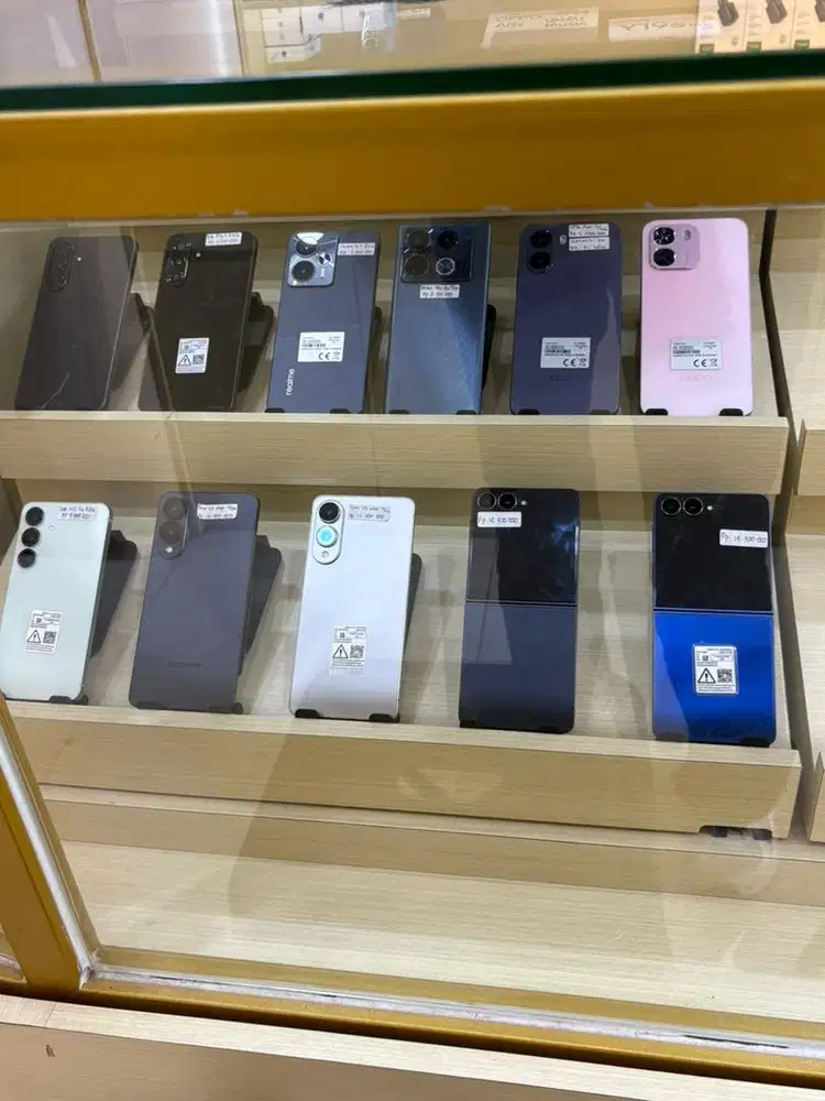 Kredit handphone second bunga 0% free 3x cicilan