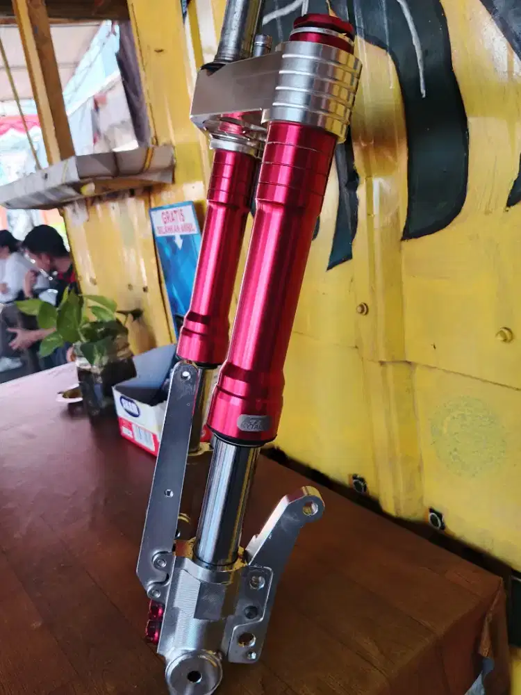 Shock breaker aerox new komplit sama segitiga nya