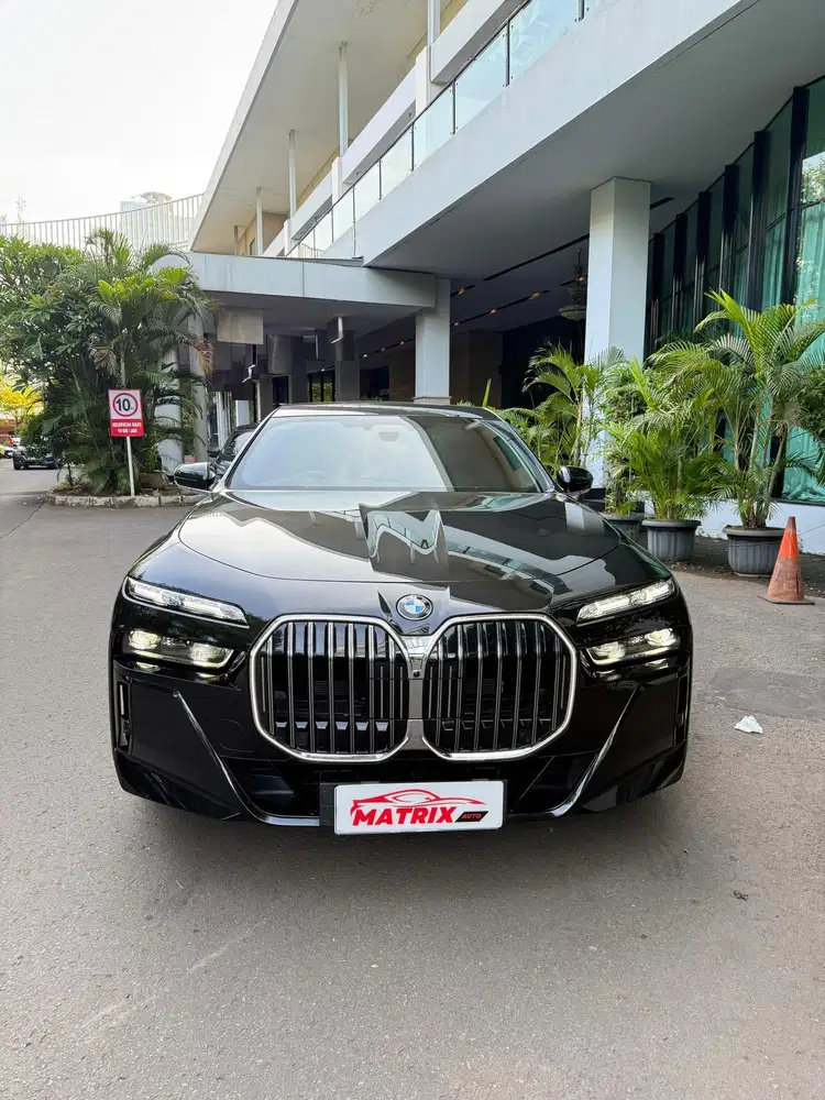 BMW 735i Black on black 2025 Nik24 Siap pakai