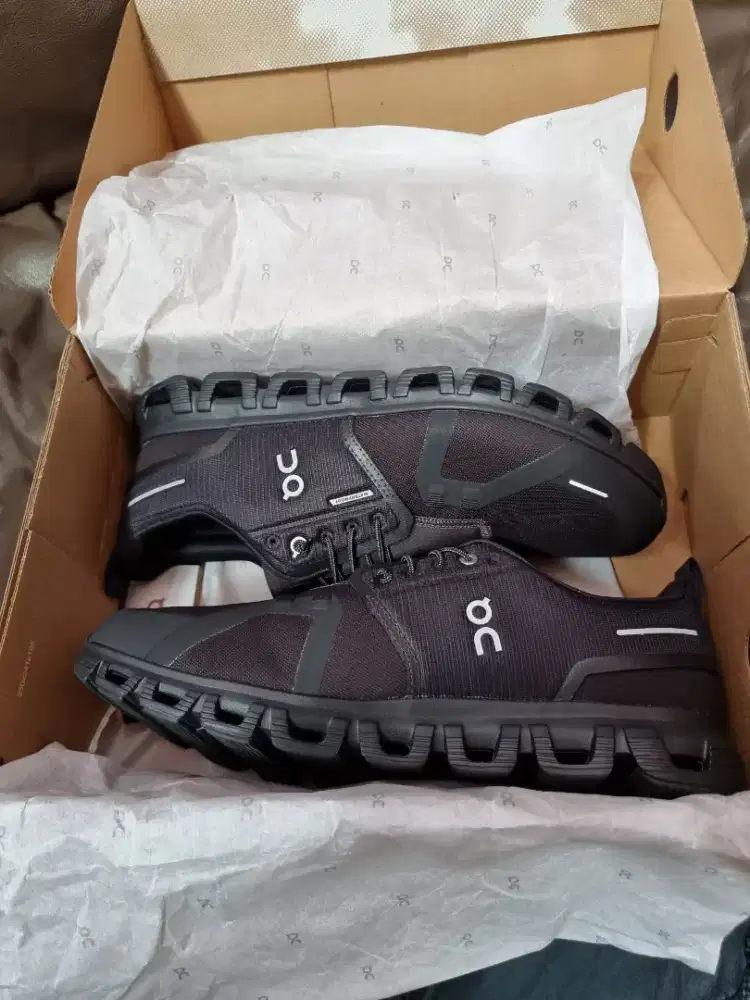 On cloud 6 waterproof original  size 46