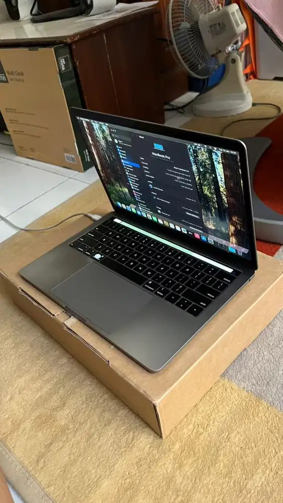MacBook Pro 13” 2019 Touch Bar – Baca Deskripsi