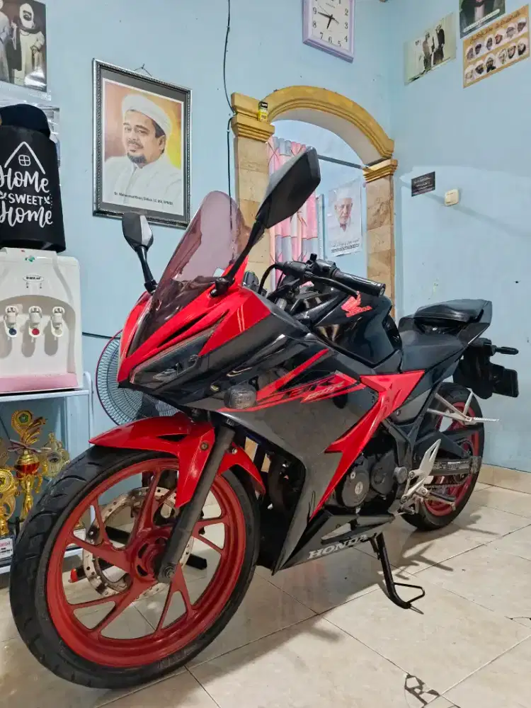 Honda cbr facelift 150 thn 2017 like red facelift good