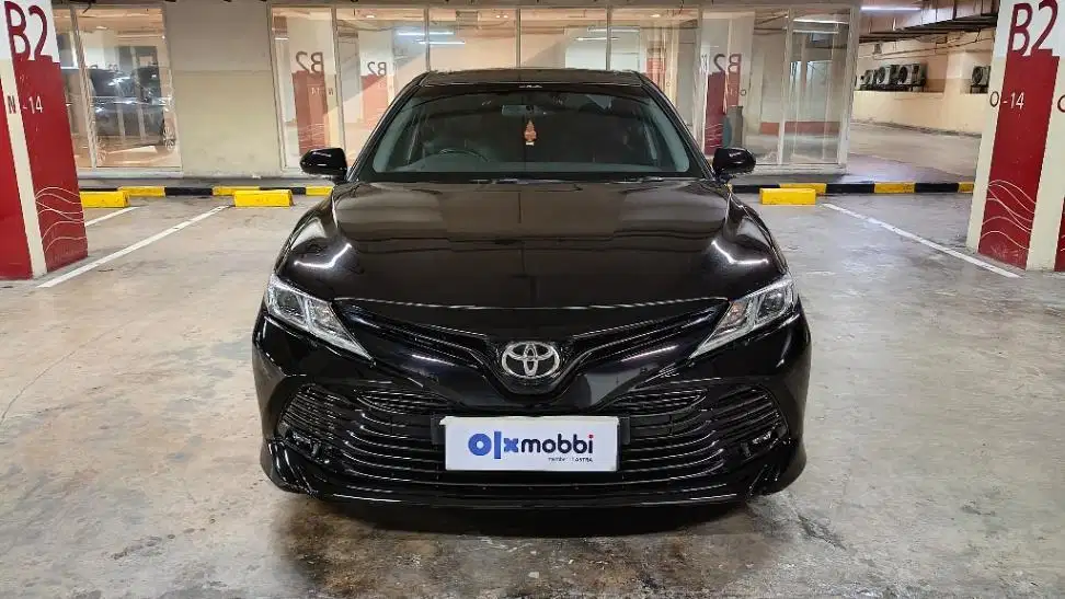 DP MURAH Toyota Camry 2.5 V Bensin-AT 2019   CSAQB
