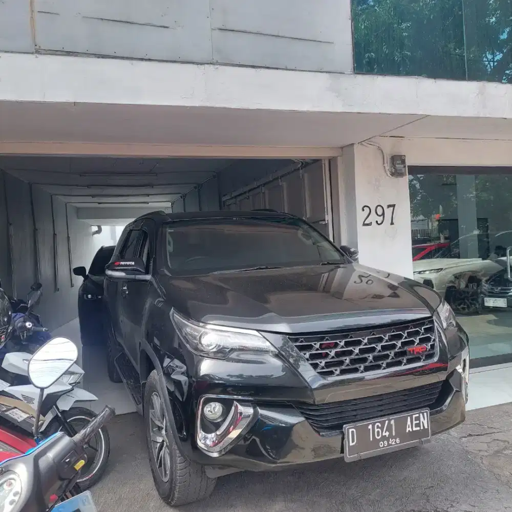 TOYOTA FORTUNER 2.4 VRZ METIC 2016