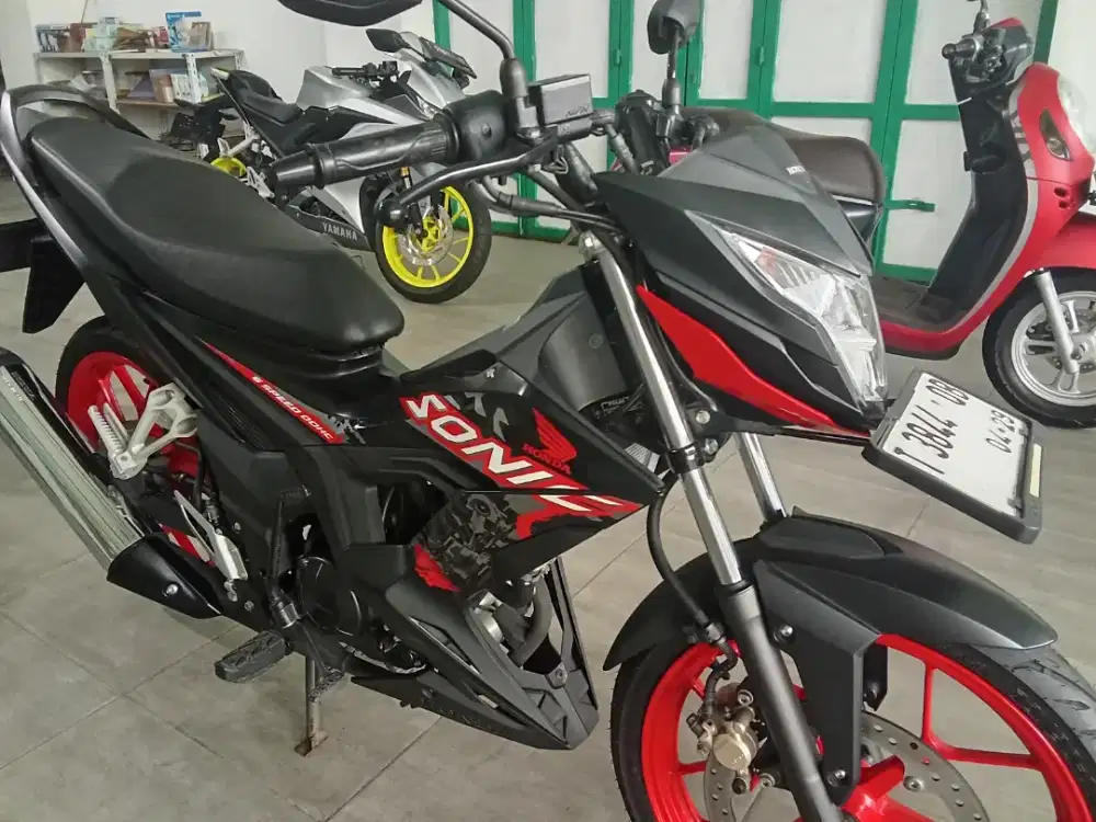 SONIC SPECIAL EDITION 2023 TOTAL KM 100 BEKAS BERKELAS