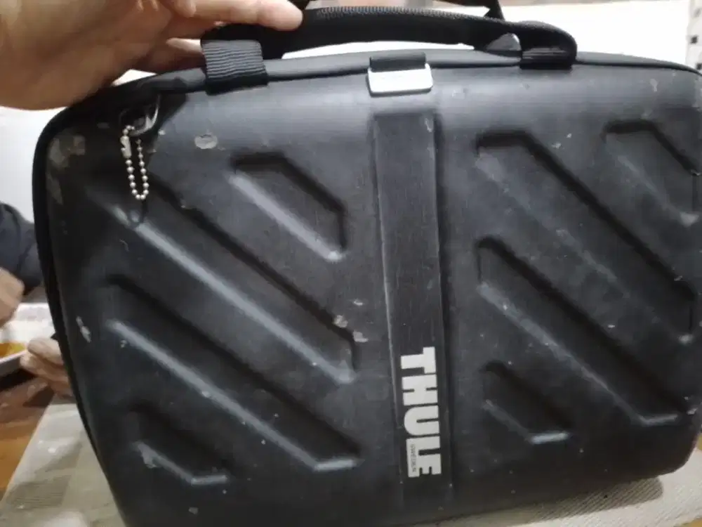Thule Gauntlet Attache Macbook 13 Inch Hard Case Bag