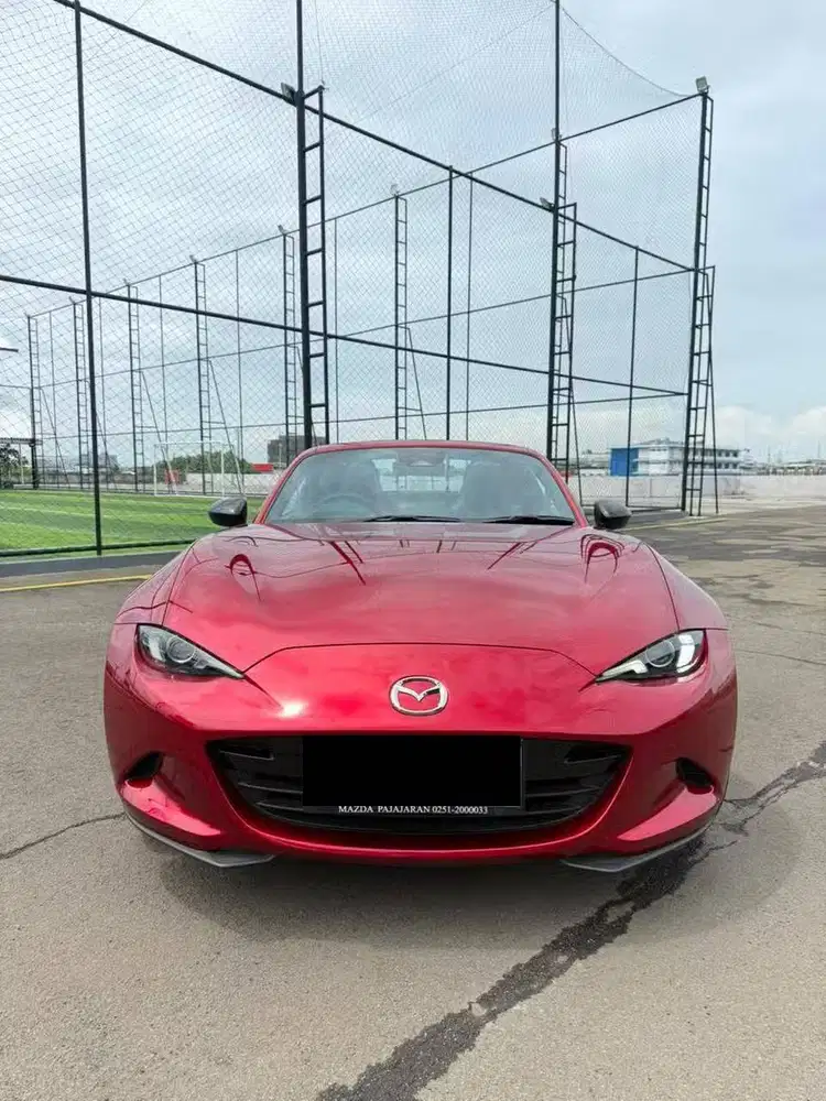 Mazda MX-5 Miata RF Convertible 2025 Red on Black Merah MX5