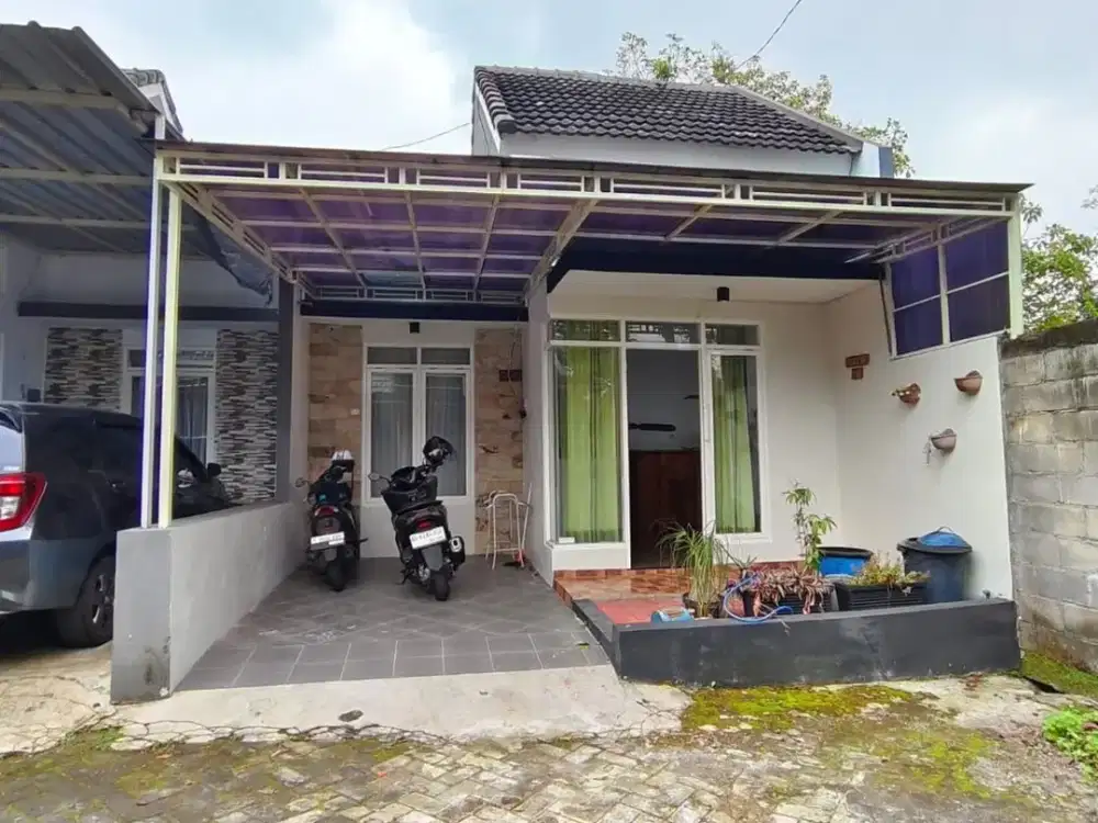 Rumah dijual di trunojoyo Atas RS.baptis Polres DPRD Batu murah 325jt