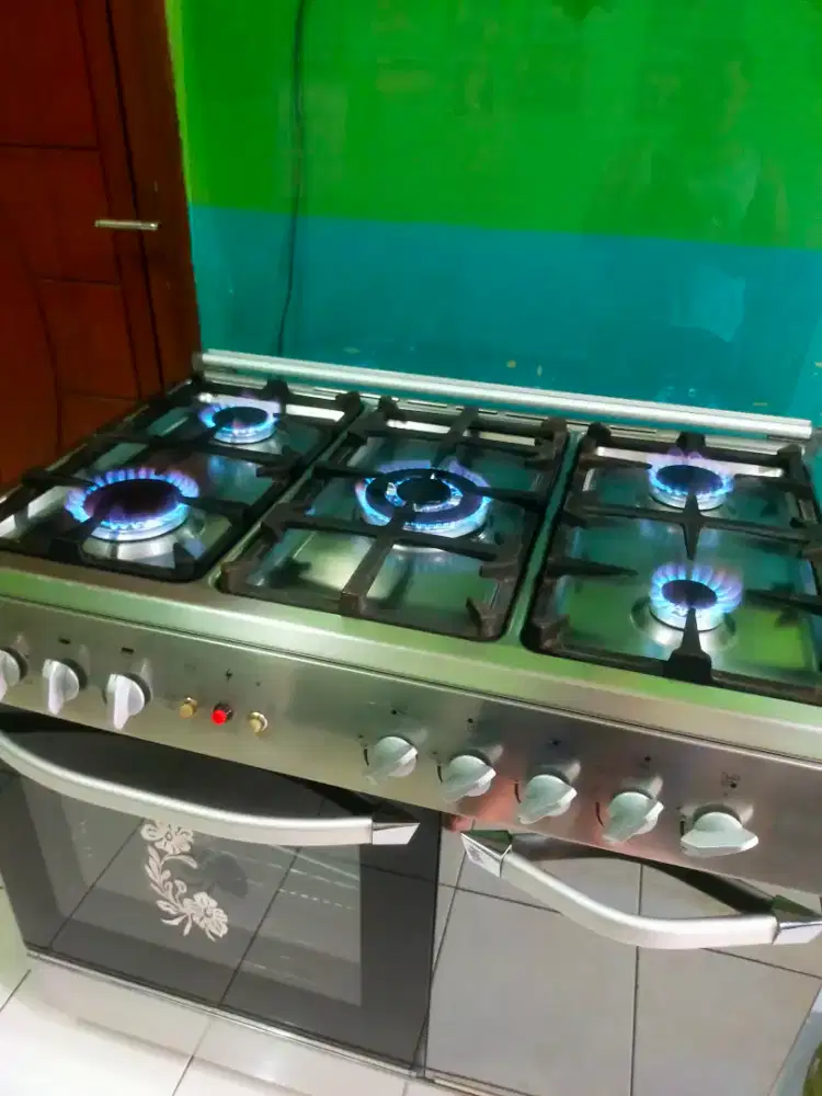 Kompor gas+ oven Siap Pakai dan Siap Kirim.