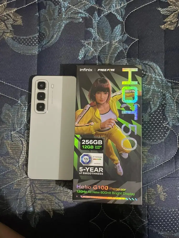 INFINIX HOT 50 Silver titanium