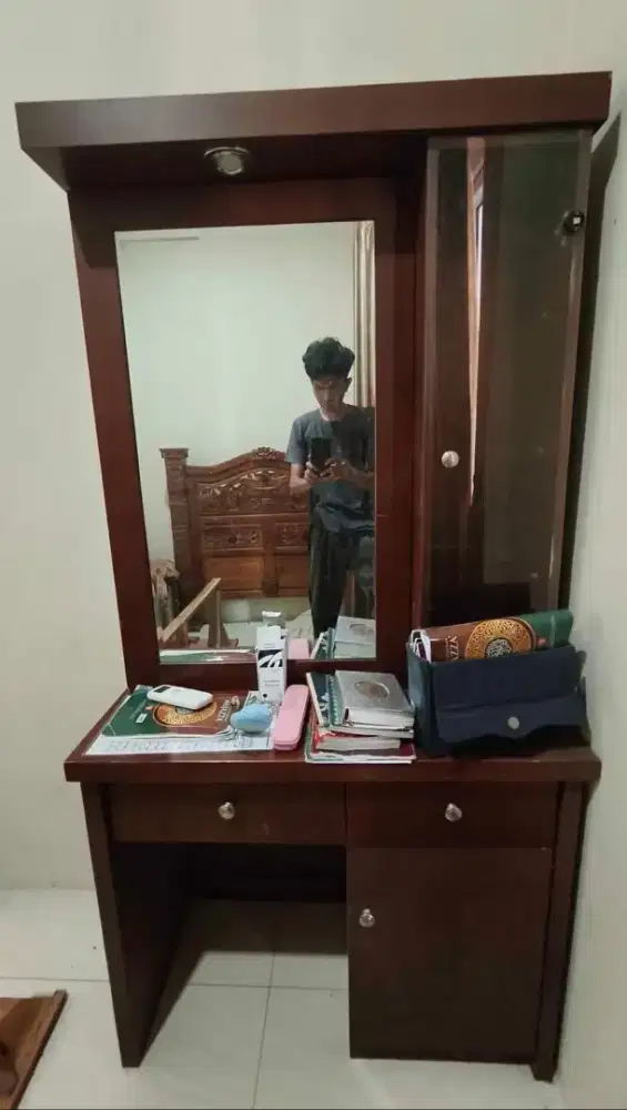 Meja Rias 1 Set